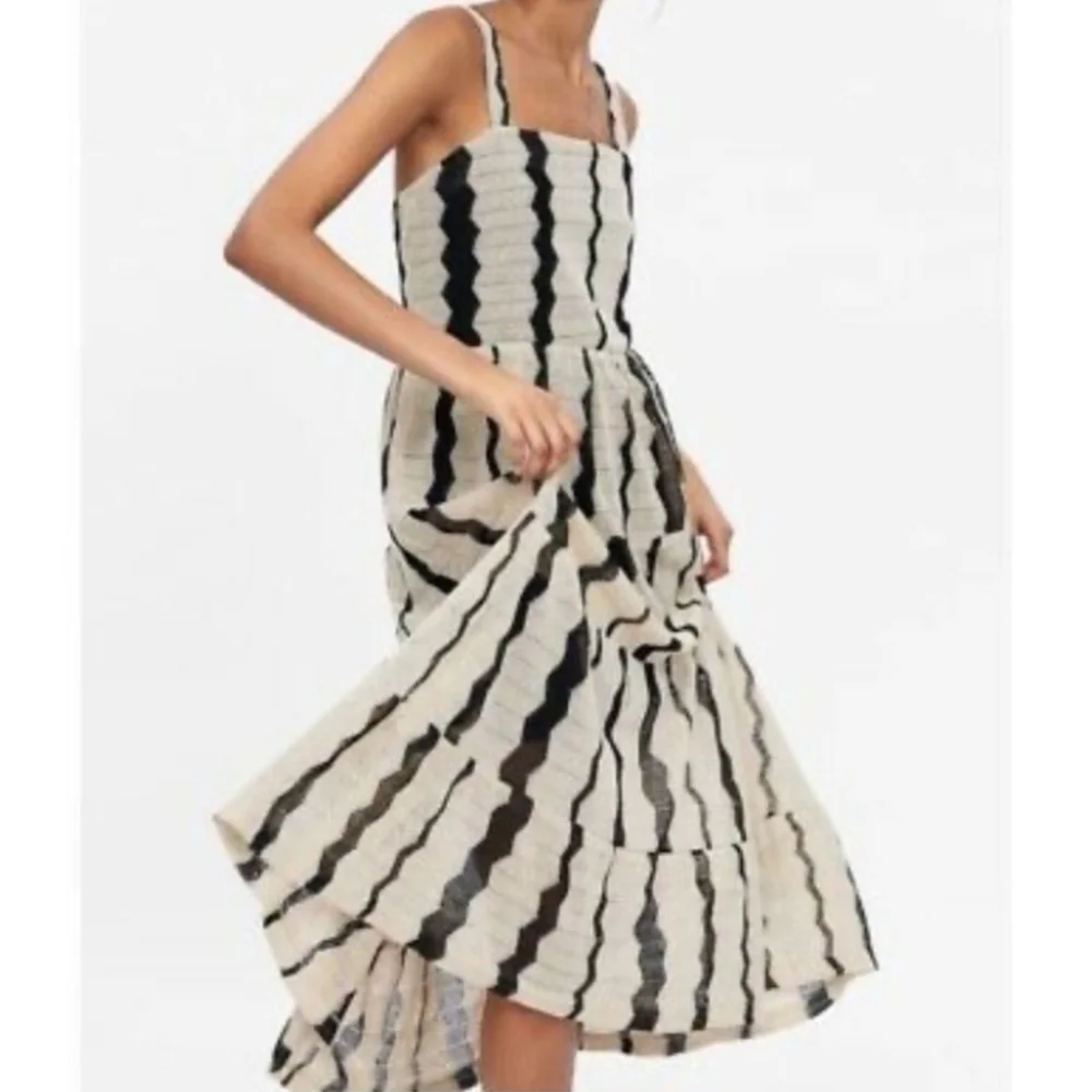 Zara Elegant Striped Beige and Black Dress Small - Picture 1 of 6